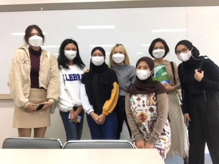 Siswa Belajar di Korea