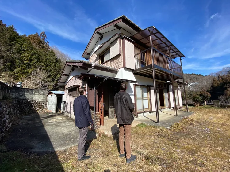Rumah kosong tradisional Jepang (Akiya) yang terbengkalai