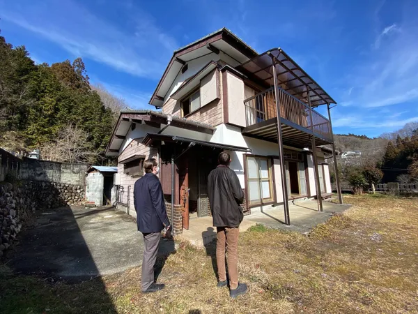 Rumah kosong tradisional Jepang (Akiya) yang terbengkalai